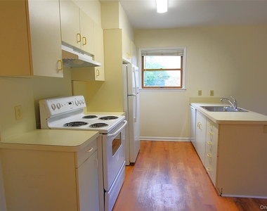 3115 Albany Post Road - Photo Thumbnail 5