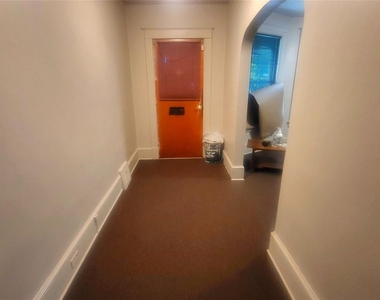 319 Mansion Street - Photo Thumbnail 9
