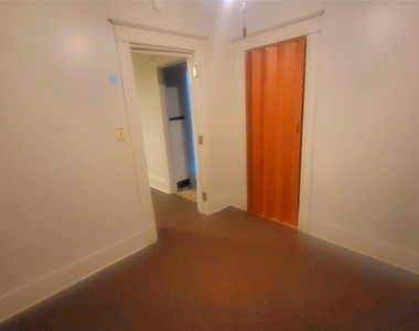 319 Mansion Street - Photo Thumbnail 4