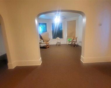319 Mansion Street - Photo Thumbnail 6
