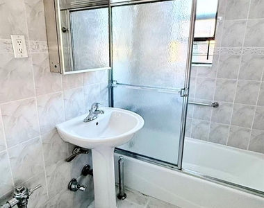 83-60 Vietor Avenue - Photo Thumbnail 7