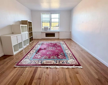 83-60 Vietor Avenue - Photo Thumbnail 4