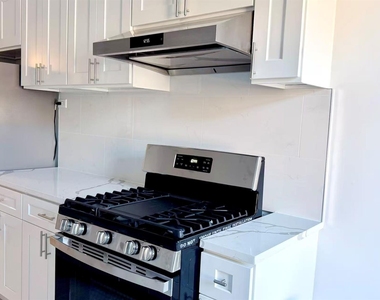 83-60 Vietor Avenue - Photo Thumbnail 3