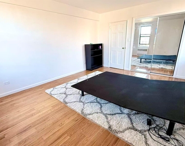 83-60 Vietor Avenue - Photo Thumbnail 5