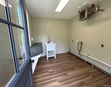 173 Amenia Road - Photo Thumbnail 12