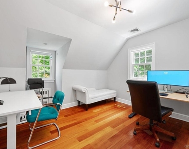 22 Crane Road - Photo Thumbnail 18