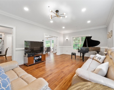 22 Crane Road - Photo Thumbnail 4