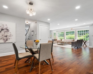 22 Crane Road - Photo Thumbnail 7