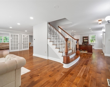 22 Crane Road - Photo Thumbnail 2