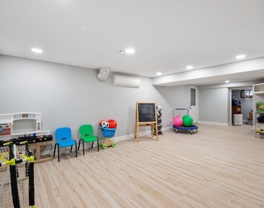 22 Crane Road - Photo Thumbnail 19