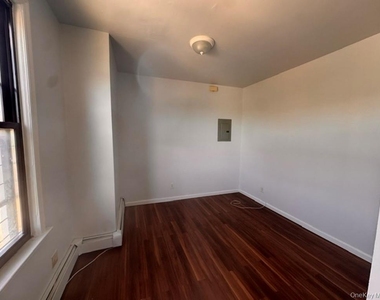 97 Waverly Street - Photo Thumbnail 2