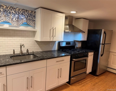 19 Laurel St - Photo Thumbnail 6