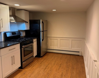 19 Laurel St - Photo Thumbnail 4