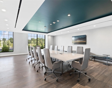 695 Merrick Avenue - Photo Thumbnail 14