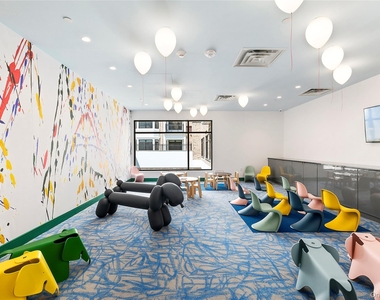 695 Merrick Avenue - Photo Thumbnail 16