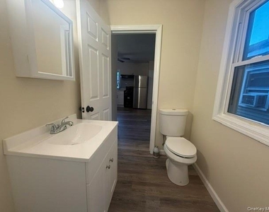 1 Scotts Way - Photo Thumbnail 8