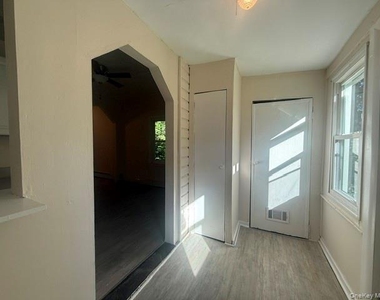 1 Scotts Way - Photo Thumbnail 3
