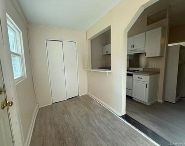 1 Scotts Way - Photo Thumbnail 1