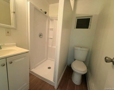 1 Scotts Way - Photo Thumbnail 5