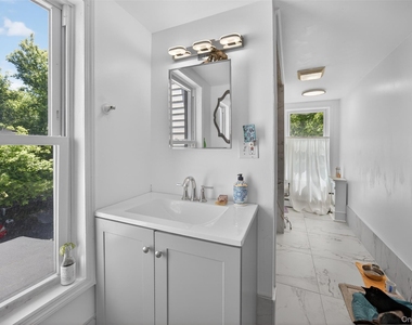 28 Academy Avenue - Photo Thumbnail 14