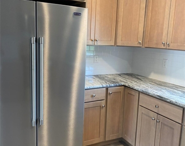 120 E Central Avenue - Photo Thumbnail 4