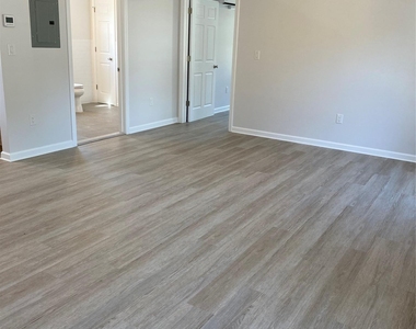 120 E Central Avenue - Photo Thumbnail 8