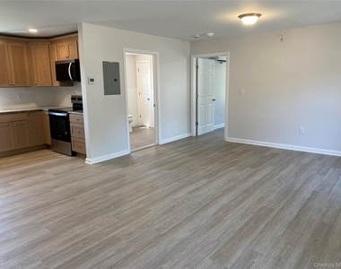120 E Central Avenue - Photo Thumbnail 7