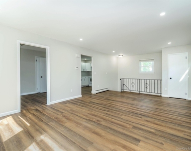 80 Maxwell Avenue - Photo Thumbnail 3