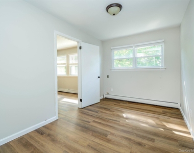 80 Maxwell Avenue - Photo Thumbnail 9