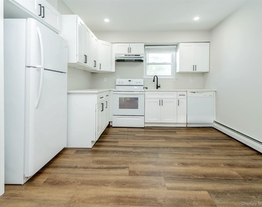 80 Maxwell Avenue - Photo Thumbnail 6