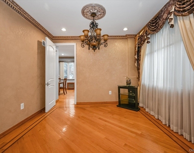 77-16 Kew Forest Lane - Photo Thumbnail 5