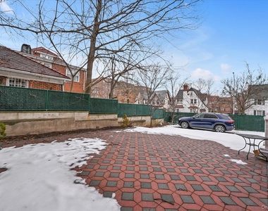 77-16 Kew Forest Lane - Photo Thumbnail 23