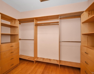 77-16 Kew Forest Lane - Photo Thumbnail 11