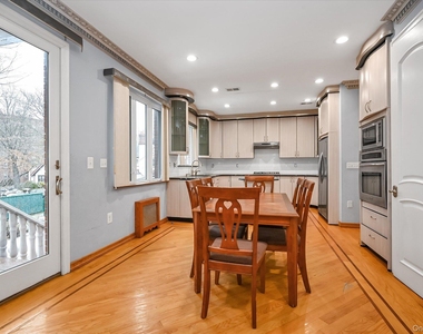 77-16 Kew Forest Lane - Photo Thumbnail 7