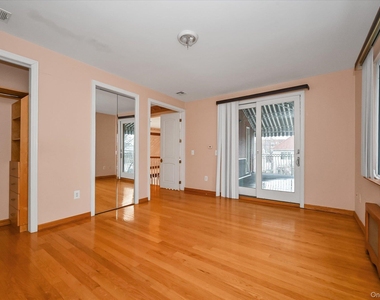 77-16 Kew Forest Lane - Photo Thumbnail 14