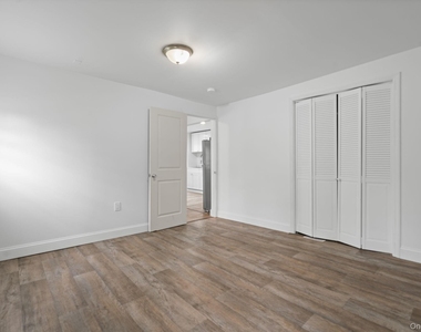 2 Benview Road - Photo Thumbnail 15