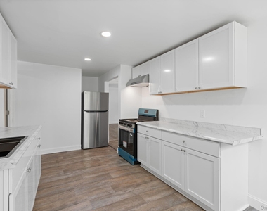2 Benview Road - Photo Thumbnail 5