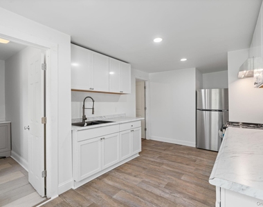 2 Benview Road - Photo Thumbnail 4