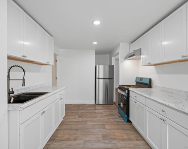 2 Benview Road - Photo Thumbnail 6