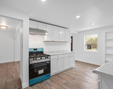 2 Benview Road - Photo Thumbnail 7