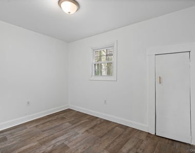 2 Benview Road - Photo Thumbnail 10