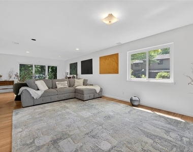 60 Wimbledon Drive - Photo Thumbnail 10