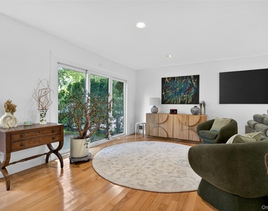 60 Wimbledon Drive - Photo Thumbnail 9