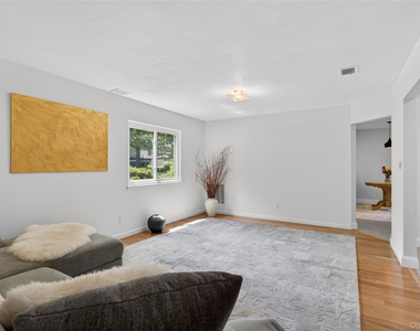 60 Wimbledon Drive - Photo Thumbnail 11