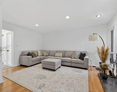 60 Wimbledon Drive - Photo Thumbnail 7