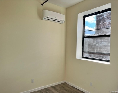 102 North Street - Photo Thumbnail 5