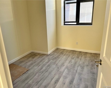 102 North Street - Photo Thumbnail 3