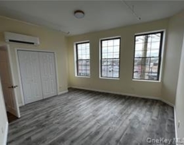 102 North Street - Photo Thumbnail 4