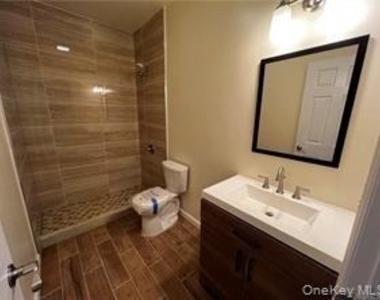 102 North Street - Photo Thumbnail 5
