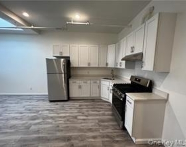 102 North Street - Photo Thumbnail 2